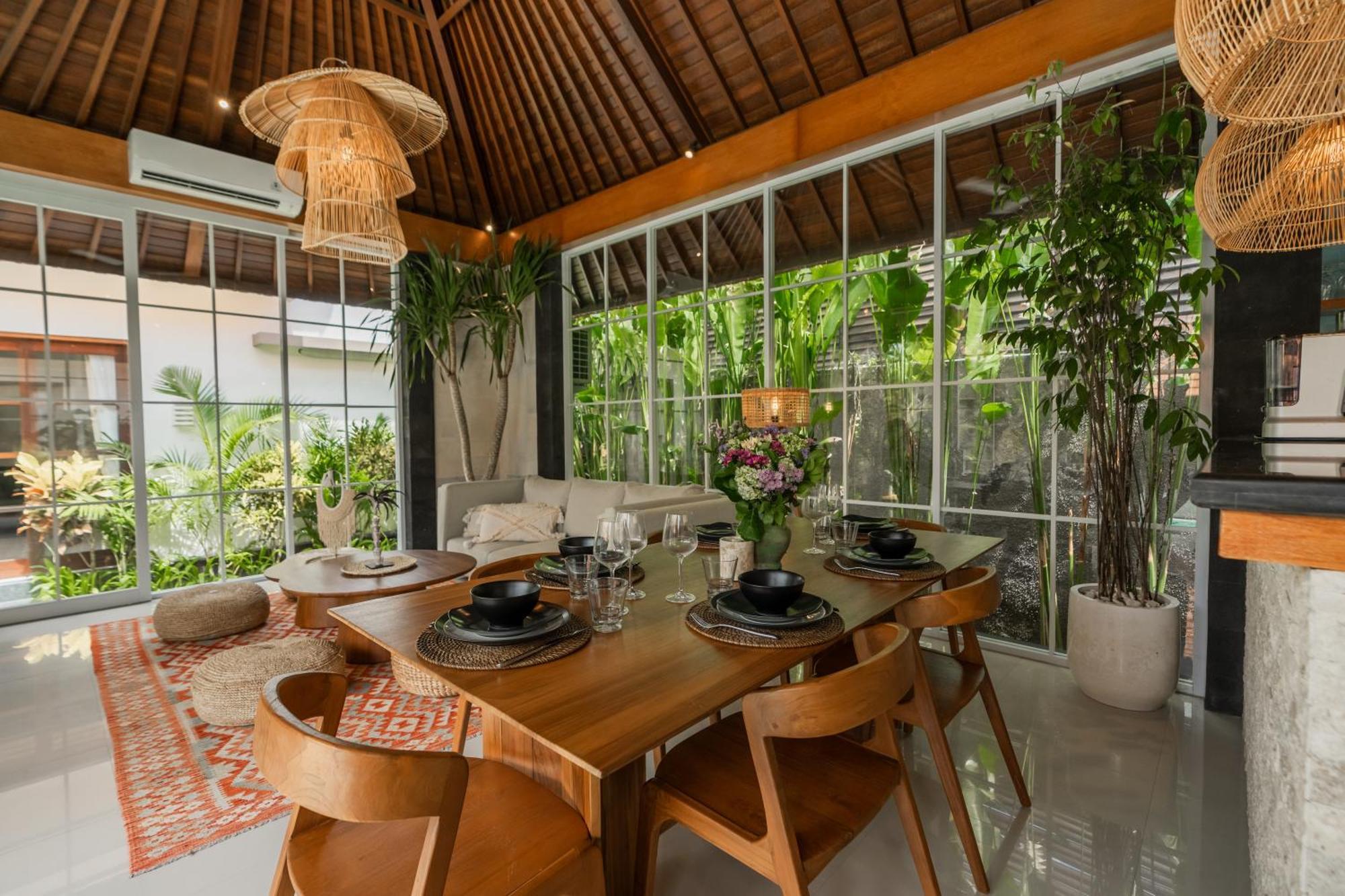 Nana * Seminyak (Bali)
